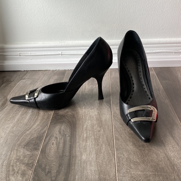 Women’s BCBGirls pointed black heels - Picture 3 of 11